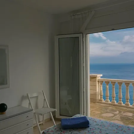 3 Bedroom In Aiguafreda, Begur. Sea Views And Terrace Daire